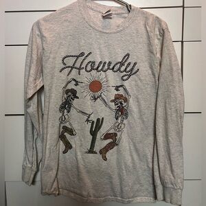 Long sleeve graphic tee size small